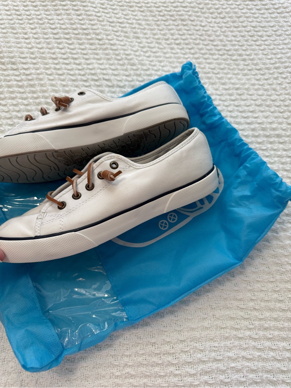 Sperry - Picture 2 of 6